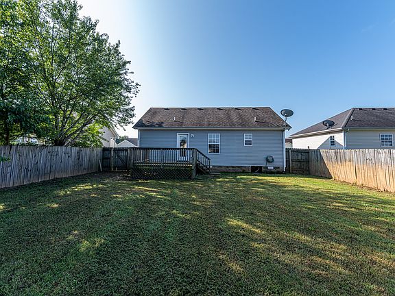 4th image of 539 Fox Trot Dr