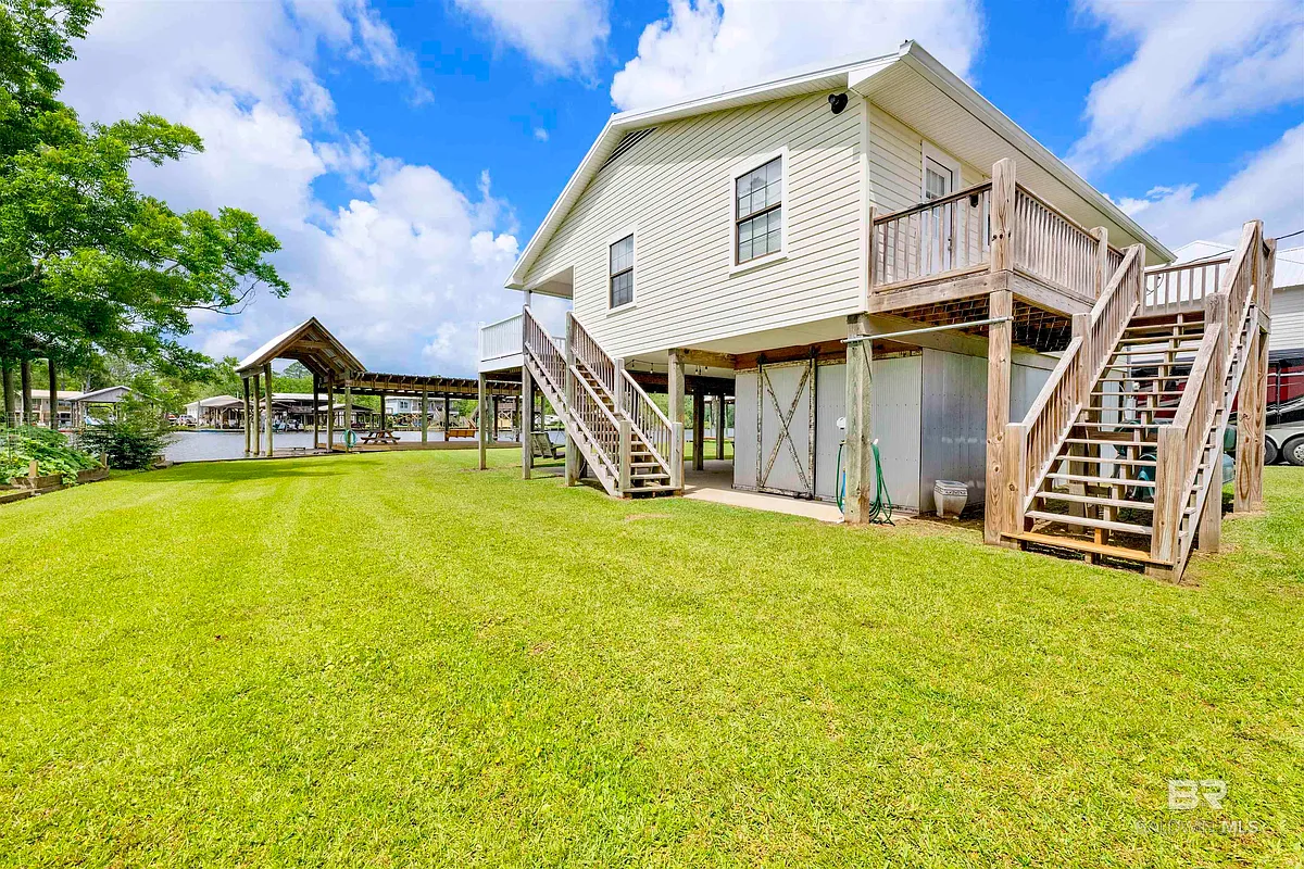 Building Photo - 15851 Keeney Dr
