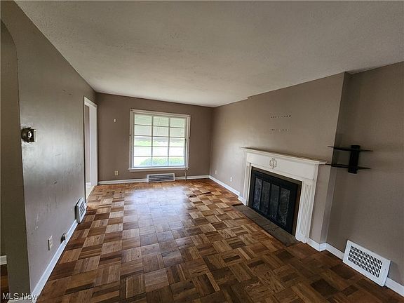 5th image of 5220 E 113th St