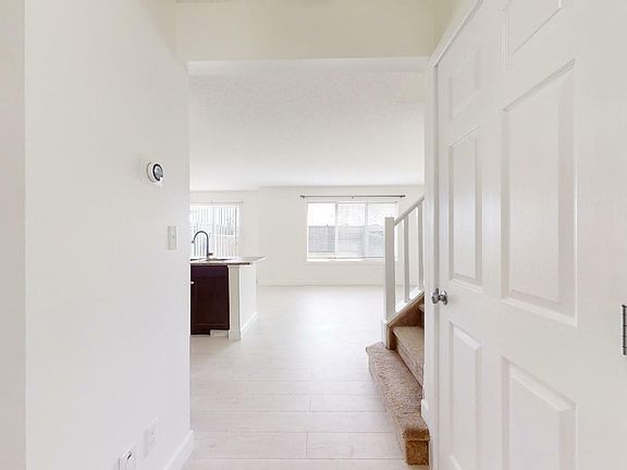 4th image of 3111 Whitelaw Dr NW