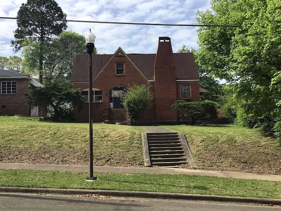 2nd image of 2609 Bush Blvd