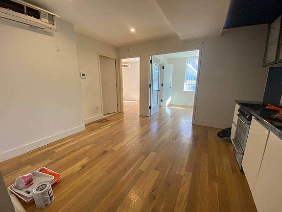 2nd image of 10 Lexington Ave #1EE