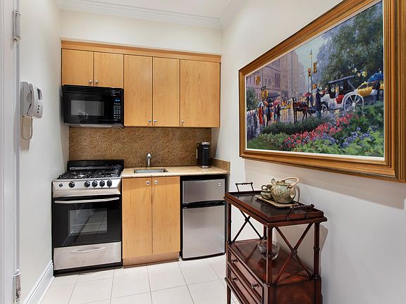 5th image of 12 E 87th St APT 7D