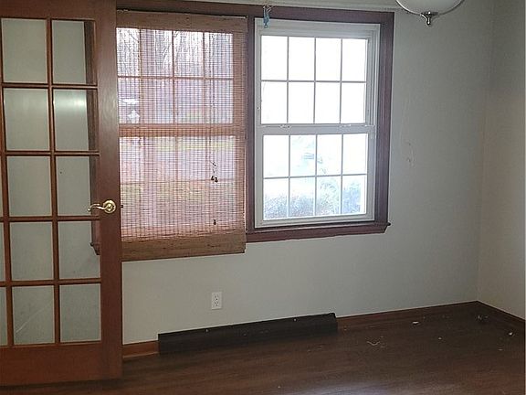 4th image of 7159 Springdale Dr