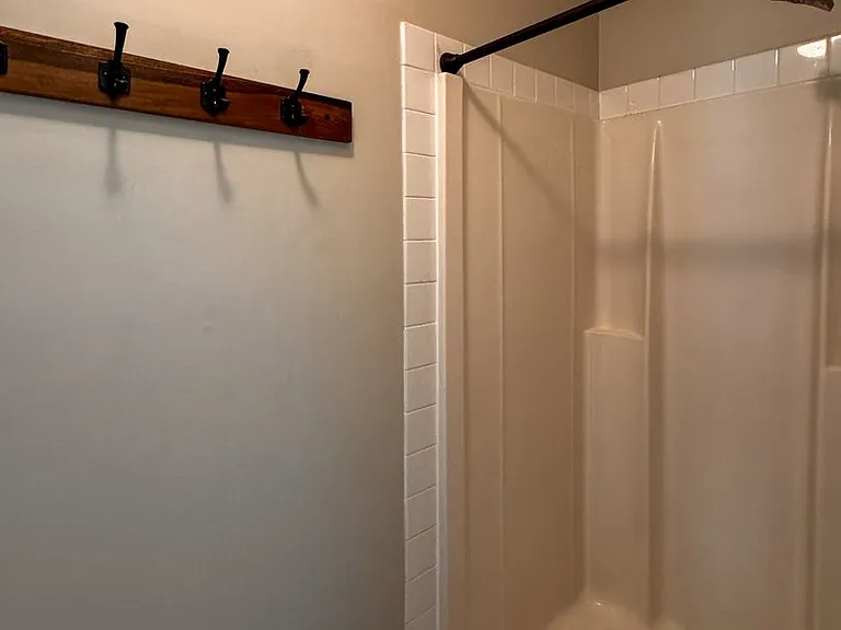 214 Somerset Dr — Photo 18