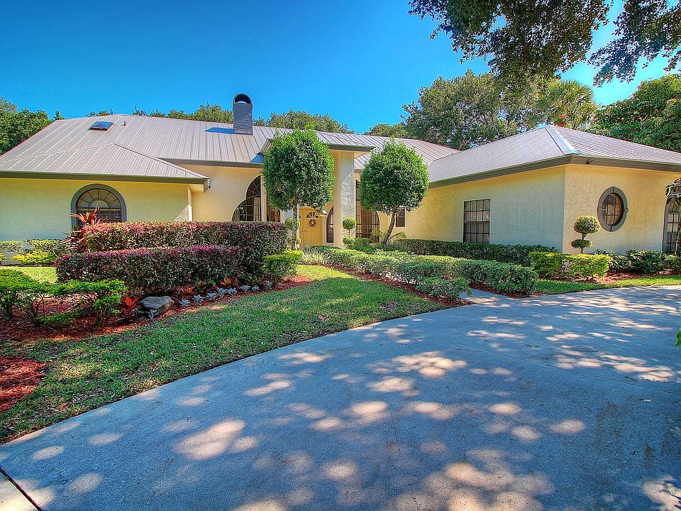 1st image of 16 Perriwinkle Ln