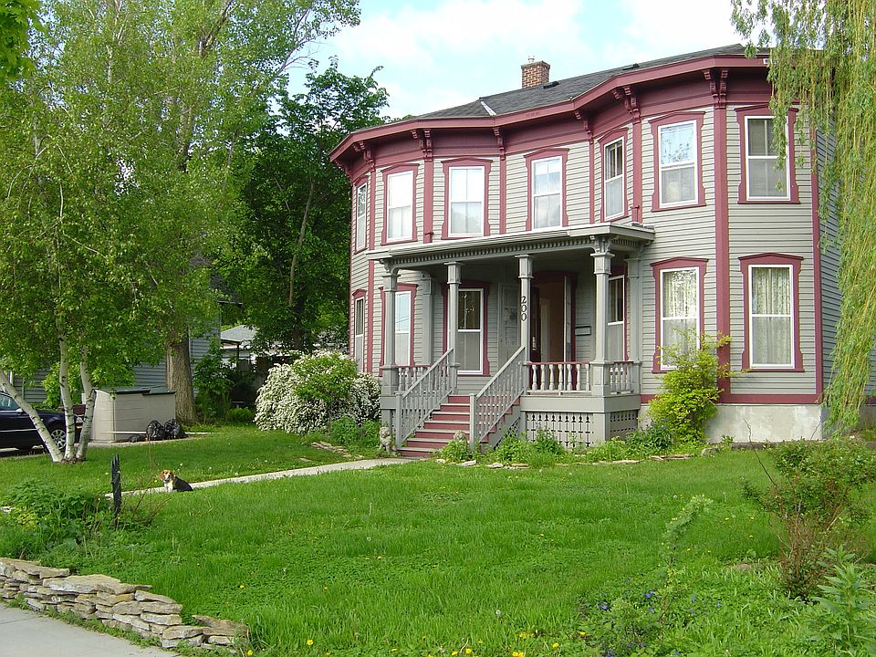 1st image of 200 Linden St S