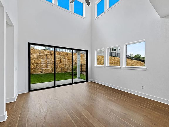 Daisy B family room