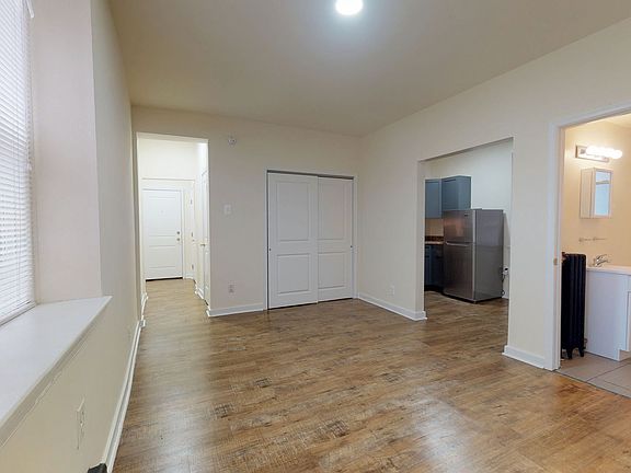 4th image of 4601-03 Chester Ave #2J