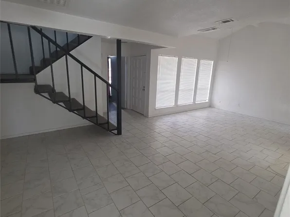 8807 N Normandale St, Fort Worth, TX 76116