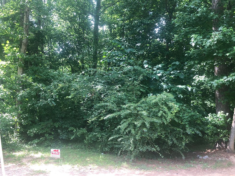 1st image of 105 Hillcrest Ct