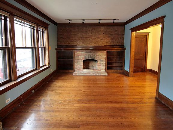 2nd image of 1355 W Rosemont Ave #1