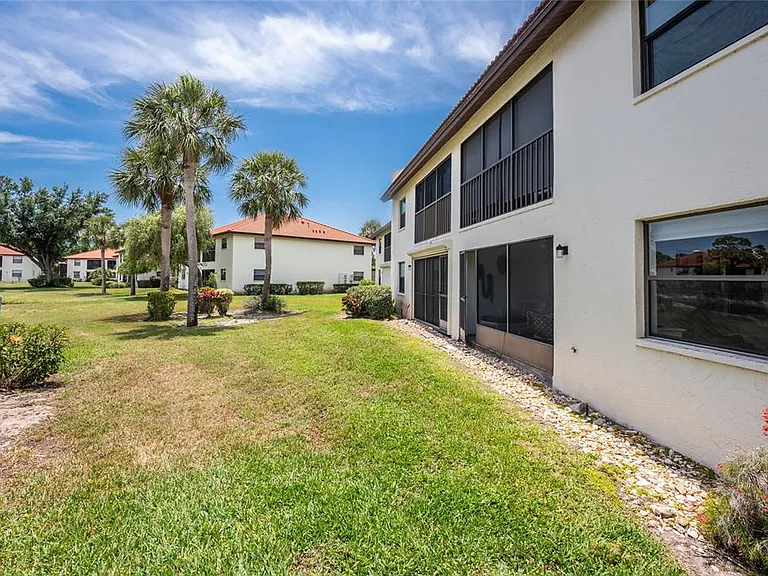 511 Pine Hollow Cir #511 — Photo 49