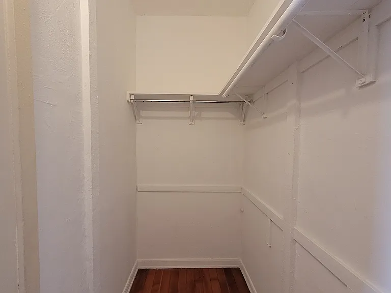 Reeves Apartments — Photo 35