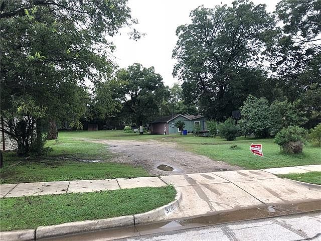 2nd image of 3214 Baylor St