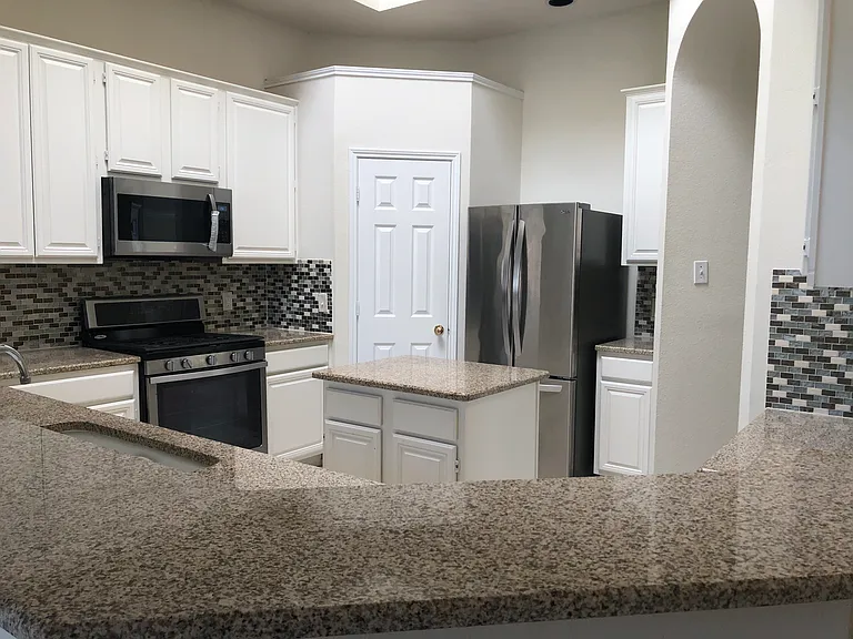 3841 Rolling Hills Dr — Photo 22