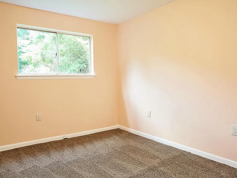 Lower level 1 bedroom