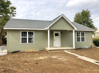 442 Market St, Hope, IN 47246