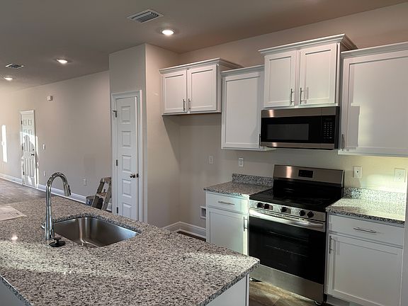 3rd image of 13762 Logan Pl