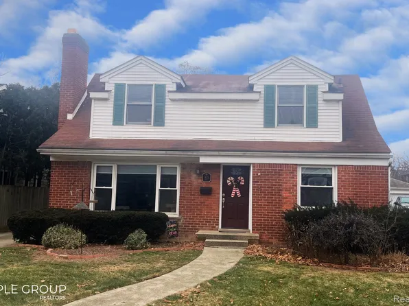 1424 Pierce St, Birmingham, MI 48009