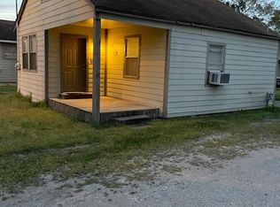 140 W Darby St, Bridge City, TX 77611