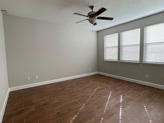 4th image of 1544 Carpathian Dr
