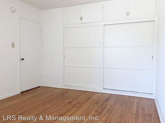 5th image of 3200 S Barrington Ave APT 6