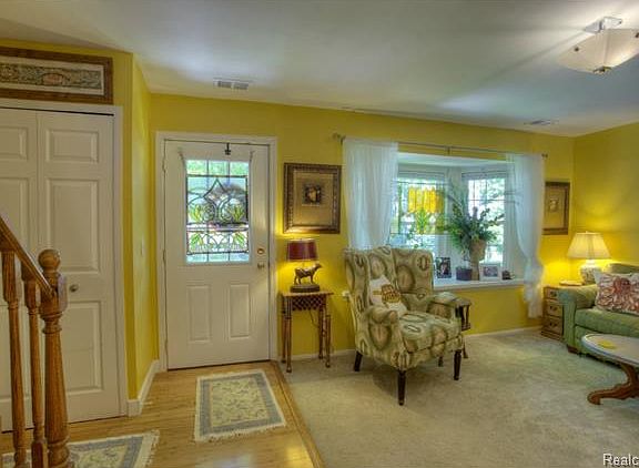 3rd image of 41324 Windsor Ct