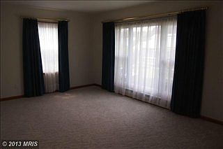 3rd image of 20019 Sheridan Ave