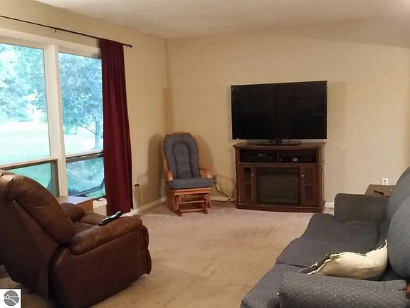 5th image of 8079 Streamwood Dr