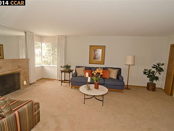 3rd image of 115 Camrose Pl