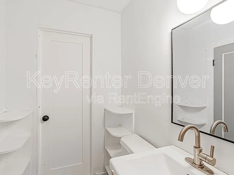 421 N Stuart St — Photo 12