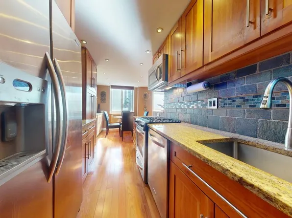 118-17 Union Turnpike image 22 of 49