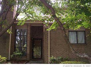 8045 Charter Oak Ln, Charlotte, NC