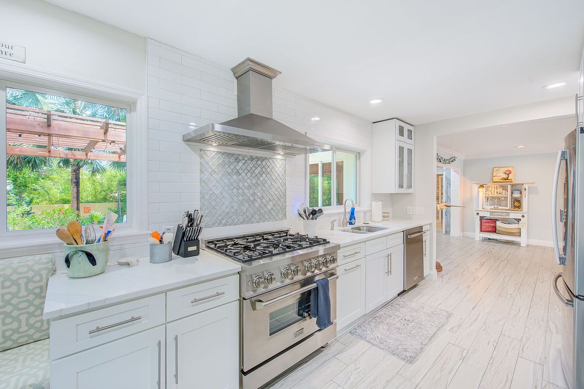 next background image