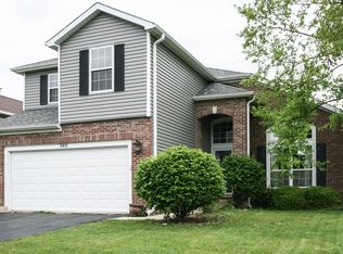 360 Millwood Dr, Bartlett, IL 60103