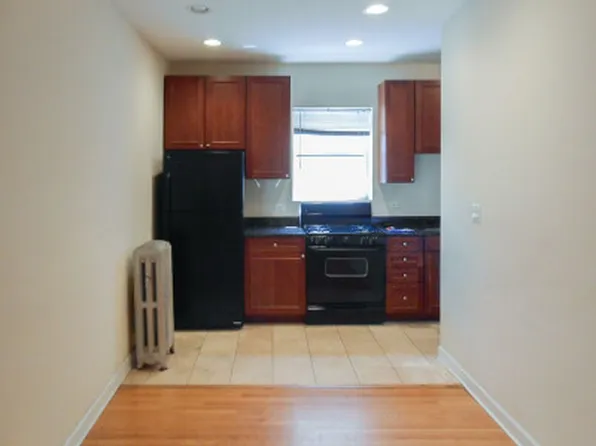 3910 N Pine Grove Ave #3W, Chicago, IL 60613