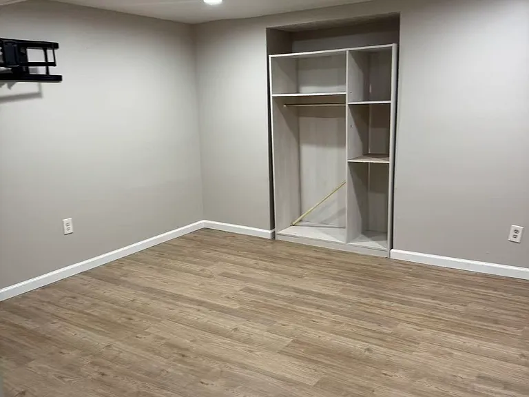 7469 Fitzroy Ct — Photo 29