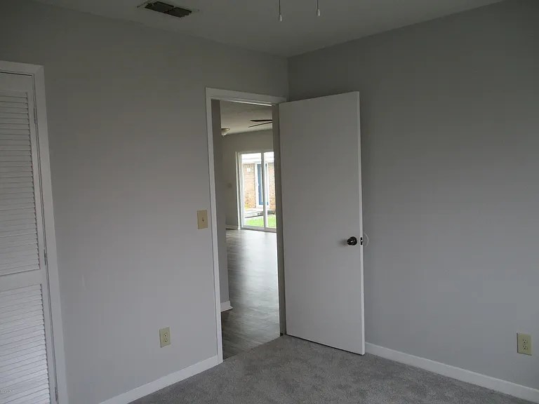 1346 Stephen Dr — Photo 13
