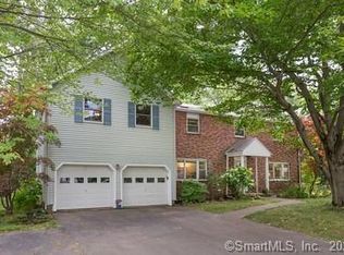 87 Mohawk Dr, West Hartford, CT 06117