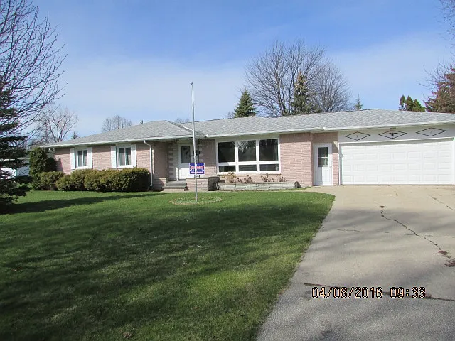 207 N 4th St photo 1