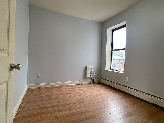 5th image of 205 Union St APT 16