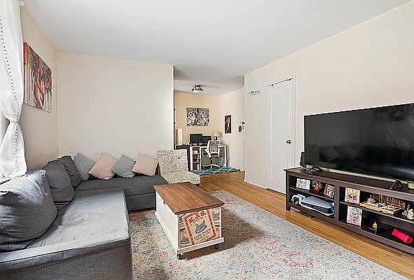 1st image of 200 E 28th St APT 3H