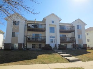 6500 Creekside Dr NE UNIT 5, Cedar Rapids, IA 52402