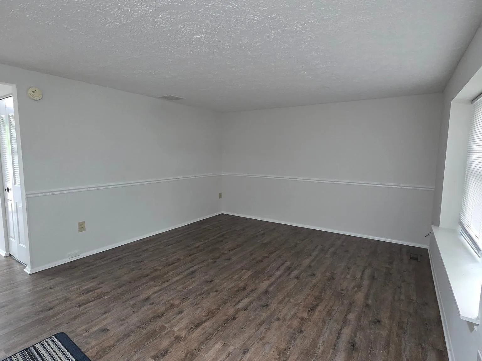 3 bed, 1.0 bath, 1730 sqft, $2,700 — Photo 4