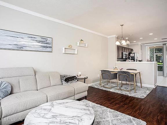 5th image of 11534 Summerview Cir