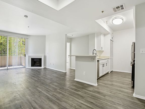 2nd image of 1182 W Palm Dr #2