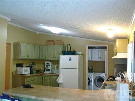 2nd image of 1005 Crestview Ct