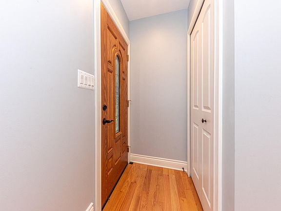 5th image of 641 Louise Dr