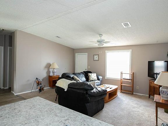 2nd image of 533 Longan Dr